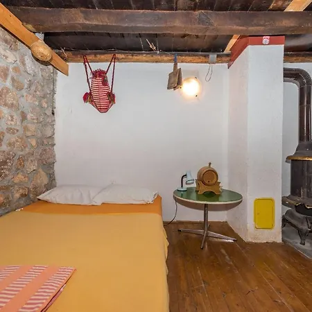 House Ivaneza *