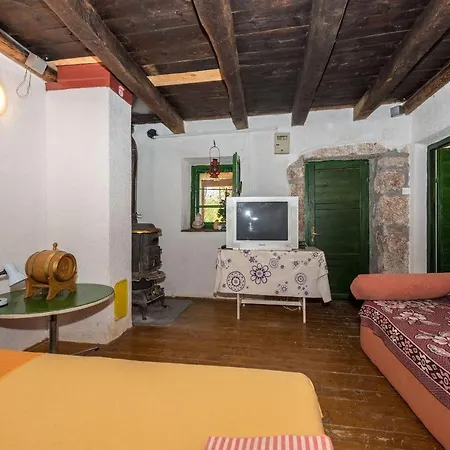 House Ivaneza Nyaraló